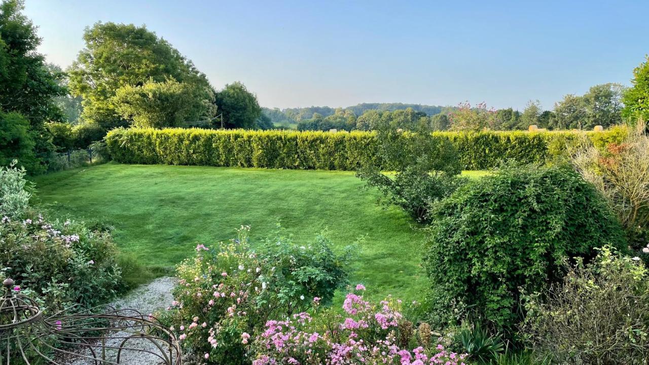 Chez Nosch Bed and Breakfast Plouegat-Guerand Exteriör bild
